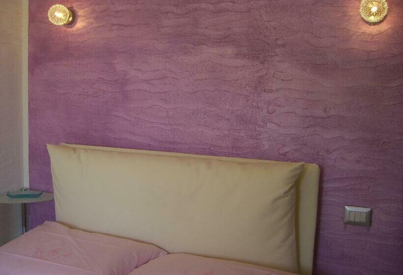 חדר סטנדרט, מיטת קינג, מותאם לאדם עם מוגבלויות, S Olivariu Village Affittacamere