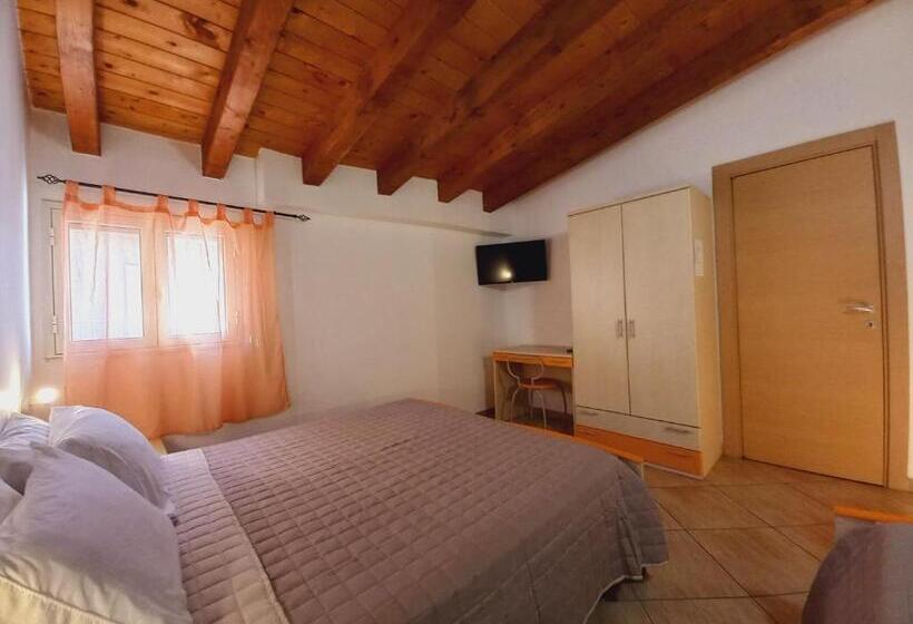 スタンダードトリプルルーム, B&b L Antica Torre