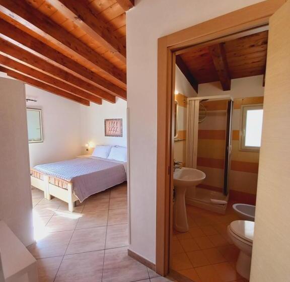 オーシャンビュースタンダードルーム, B&b L Antica Torre