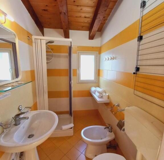 オーシャンビュースタンダードルーム, B&b L Antica Torre