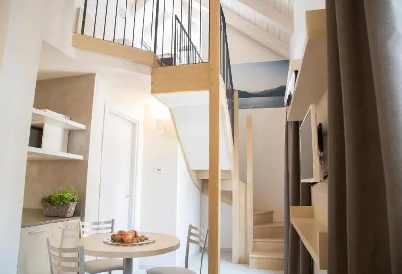 ドゥプレックスルーム, Domus Residence