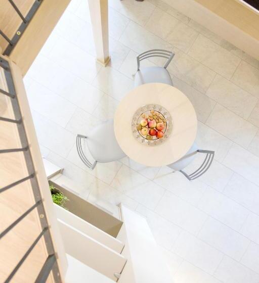 复式房间, Domus Residence