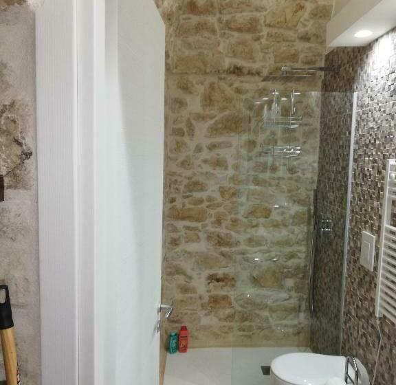 اتاق لوکس, Lilla B&b