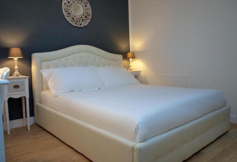 اتاق اکونومی, Acquaderni Rooms