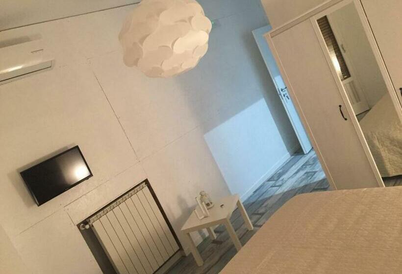 اتاق لوکس با بالکن, B&b Le Coccinelle