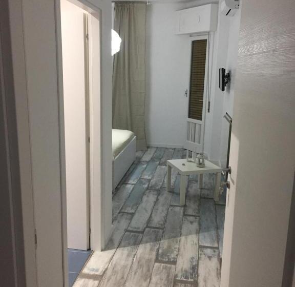 اتاق لوکس با بالکن, B&b Le Coccinelle