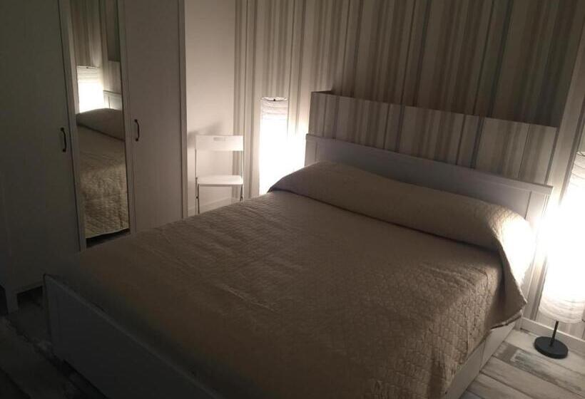 اتاق لوکس با بالکن, B&b Le Coccinelle