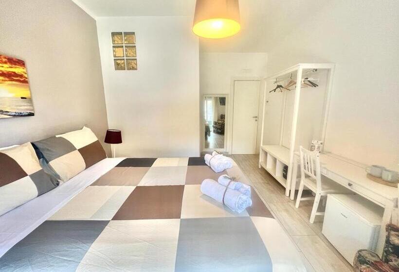 חדר דלוקס עם מרפסת נוף לים, A Casa Dei Bruno B&b