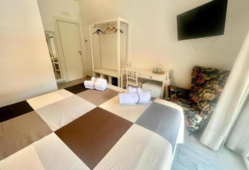 חדר דלוקס עם מרפסת נוף לים, A Casa Dei Bruno B&b