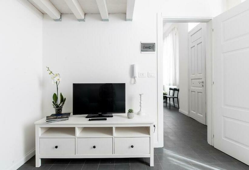 四人标准间, Aruci B&b