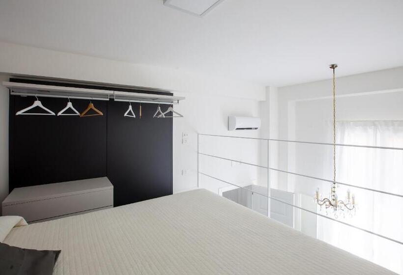 اتاق استاندارد چهار تخته, Aruci B&b