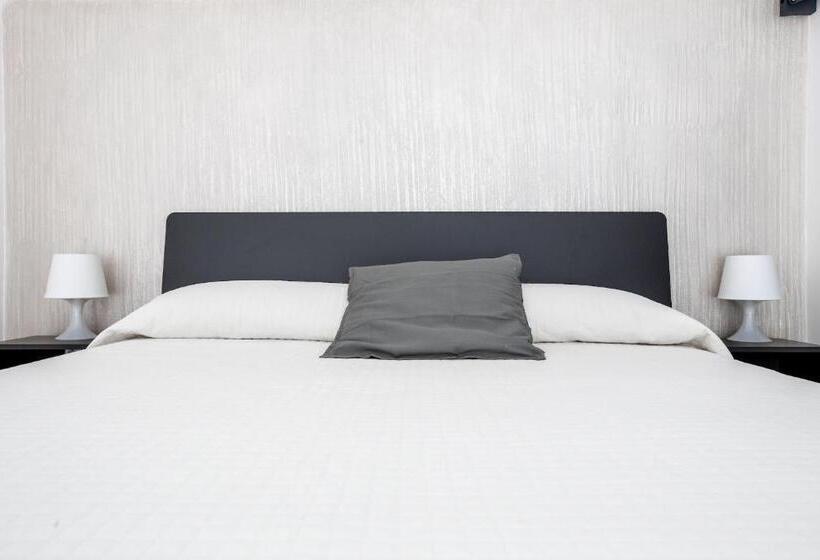 四人标准间, Aruci B&b