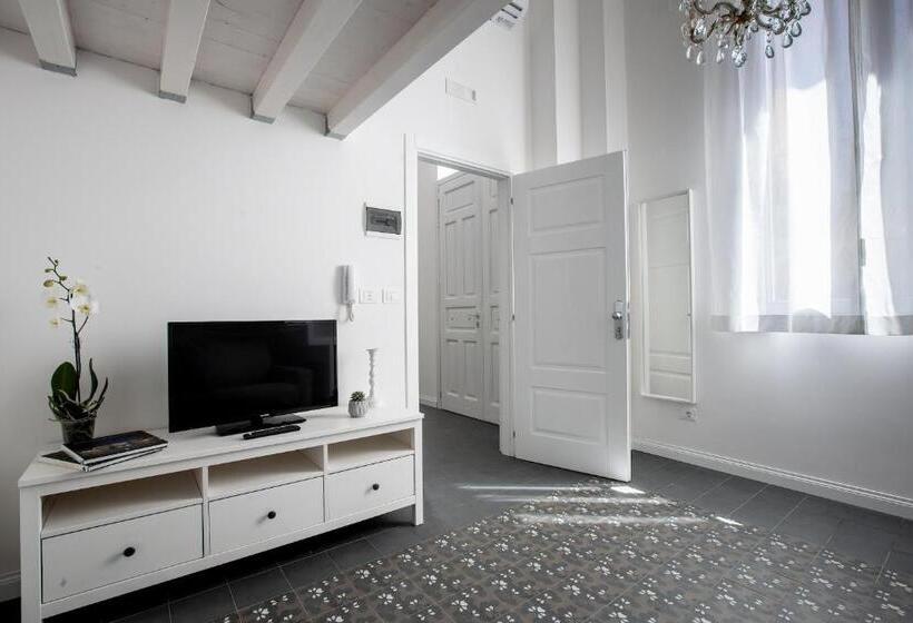 四人标准间, Aruci B&b