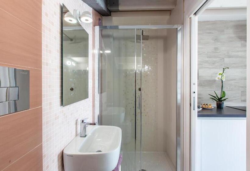 带露台的标准房间, Aruci B&b