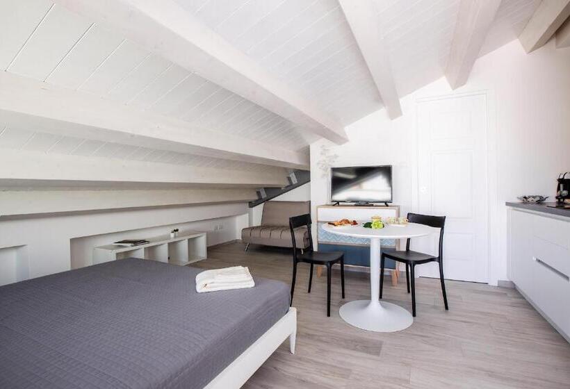 带露台的标准房间, Aruci B&b