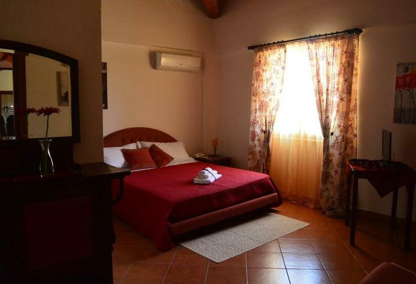 חדר סטנדרט לשלושה, B&b Antico Frantoio