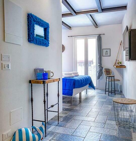 اتاق لوکس, B&b Fico D India