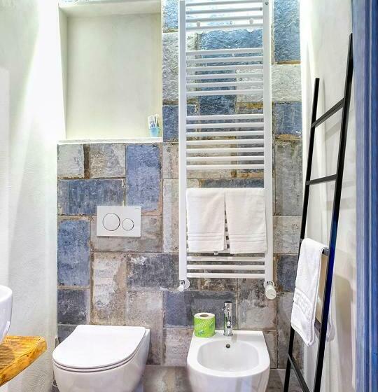 اتاق لوکس, B&b Fico D India