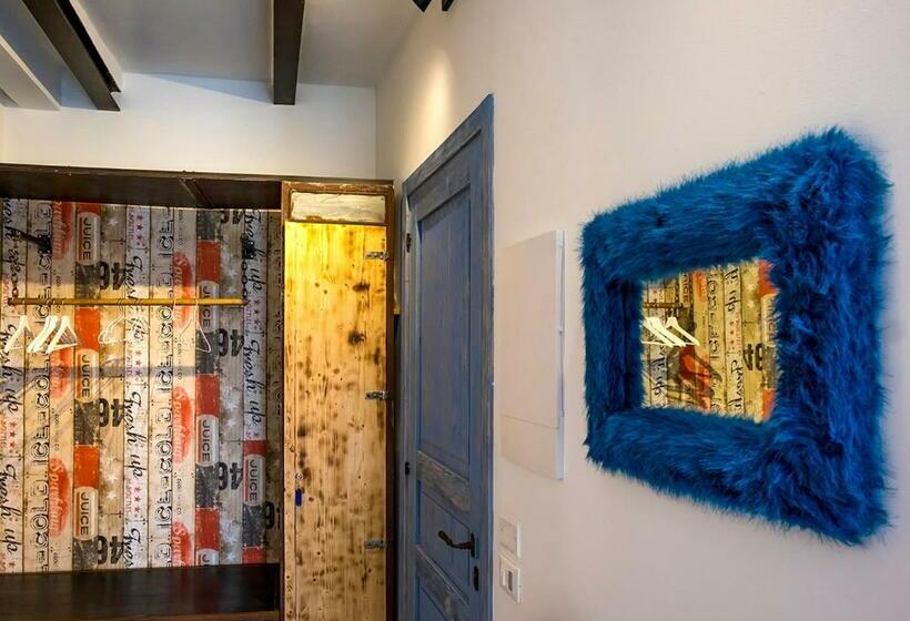 اتاق لوکس, B&b Fico D India