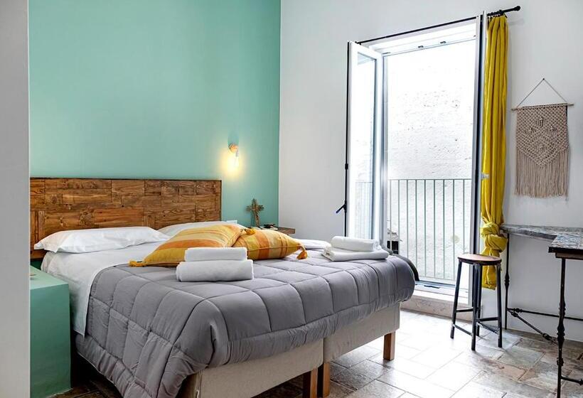 اتاق لوکس, B&b Fico D India