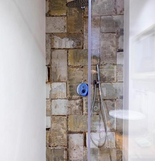 اتاق لوکس, B&b Fico D India