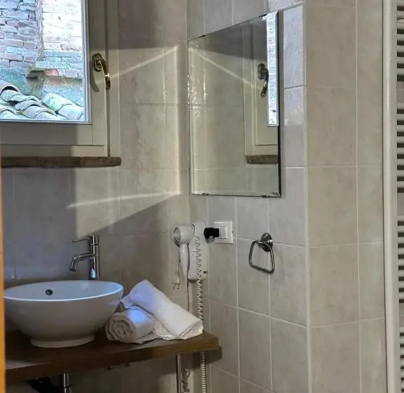 اتاق لوکس با تخت بزرگ, Santa Cecilia Perugia  Rooms&suite