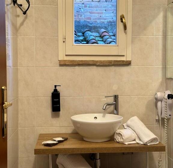 اتاق لوکس با تخت بزرگ, Santa Cecilia Perugia  Rooms&suite