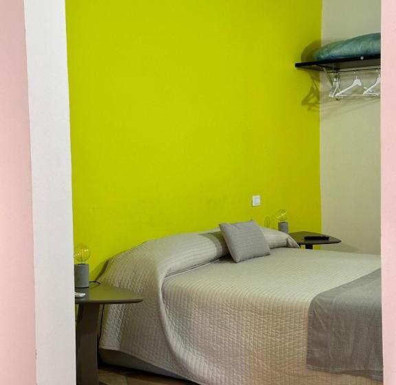 اتاق لوکس با تخت بزرگ, Santa Cecilia Perugia  Rooms&suite