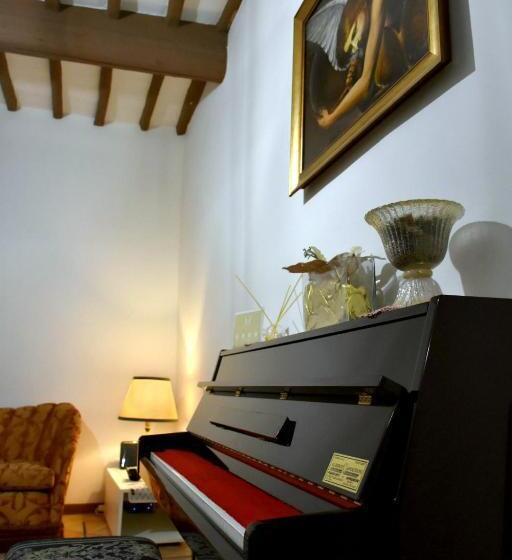 اتاق لوکس با تخت بزرگ, Santa Cecilia Perugia  Rooms&suite
