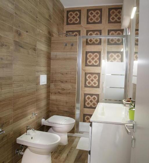 חדר דלוקס לשלושה, Home Syrakos B&b