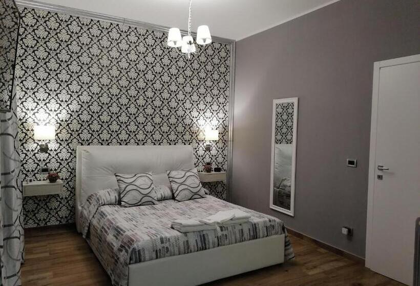 اتاق لوکس چهار تخته, Home Syrakos B&b