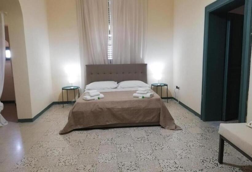 四人标准间, Landolina Palace