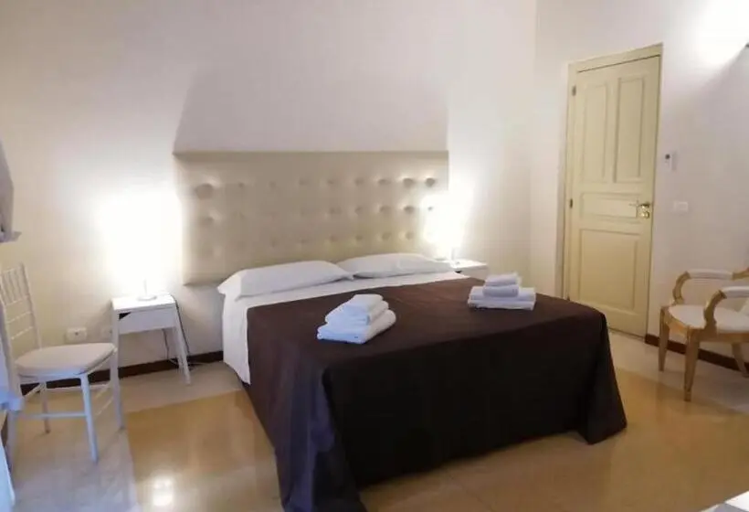 デラックスルーム, Landolina Palace
