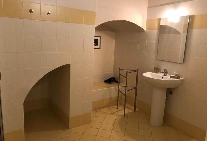 家庭小型套房, Landolina Palace