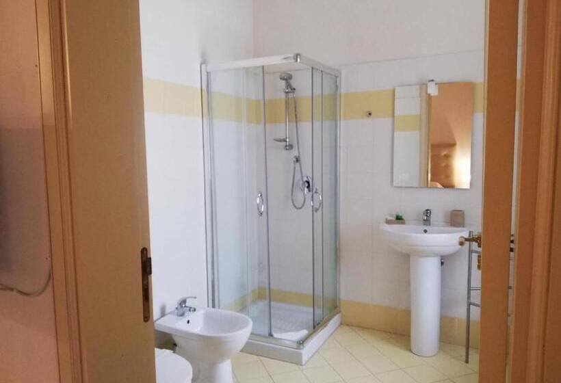 家庭小型套房, Landolina Palace