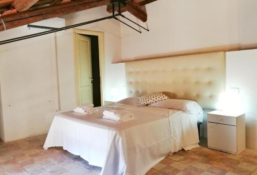 基本间, Landolina Palace