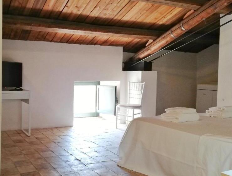 基本间, Landolina Palace