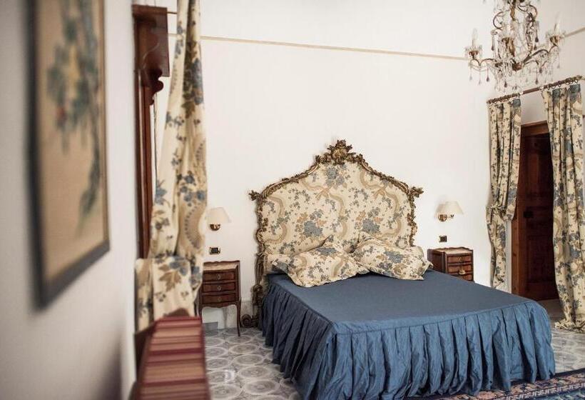 جناح جونيور مطلّ علي حمام السباحة, Villa Delle Querce Resort