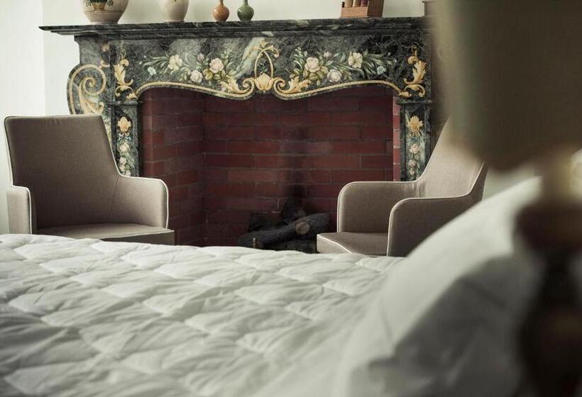 جناح جونيور, Villa Delle Querce Resort