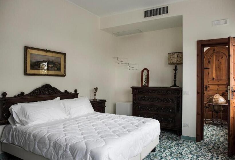 جناح جونيور, Villa Delle Querce Resort