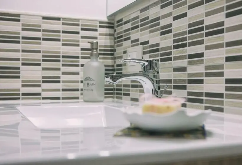 اتاق استاندارد, La Trinacria