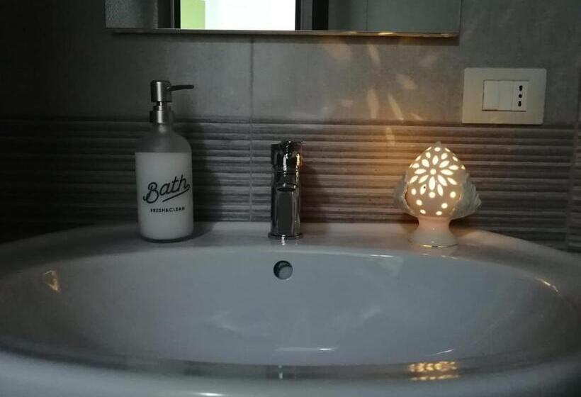 スタンダードルーム, La Trinacria