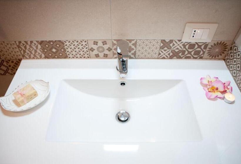 ファミリーステューディオ, La Trinacria