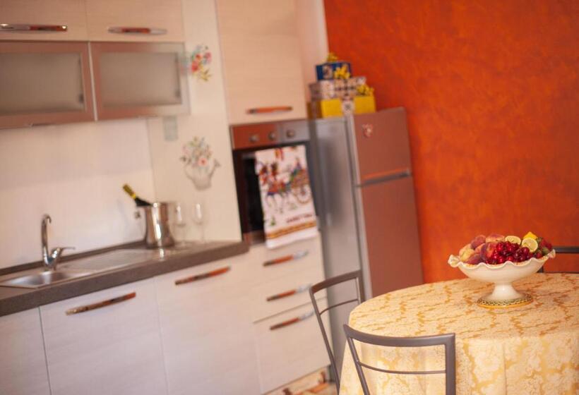 ファミリーステューディオ, La Trinacria