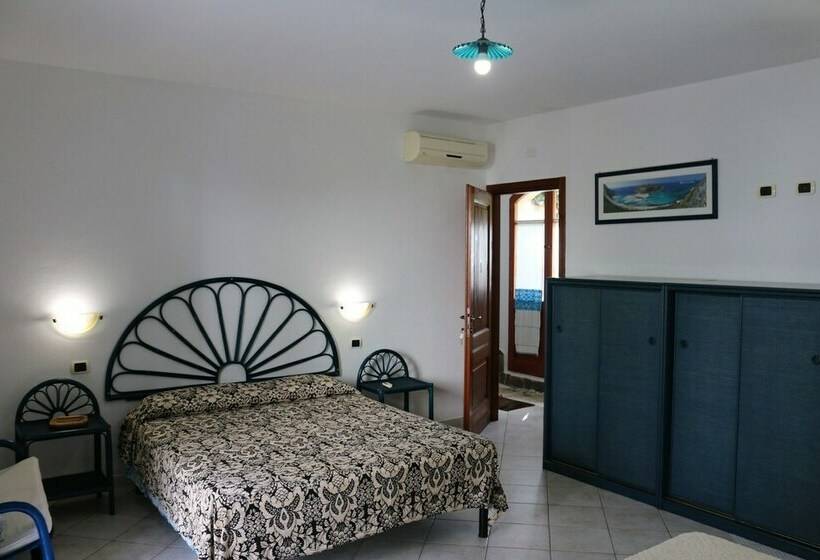 اتاق لوکس, B&b S Aposentu