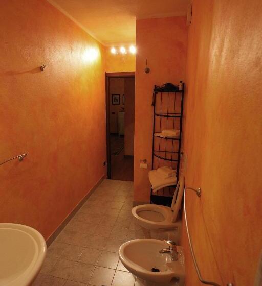 Стандартный внешний трехместный номер с ванной комнатой, B&b Villa Anita