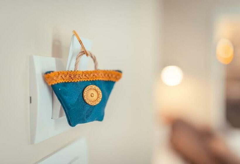 סוויטת ג'וניור עם מרפסת, A Coffa Rooms