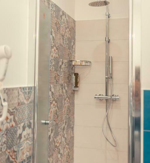 סוויטת ג'וניור עם מרפסת, A Coffa Rooms