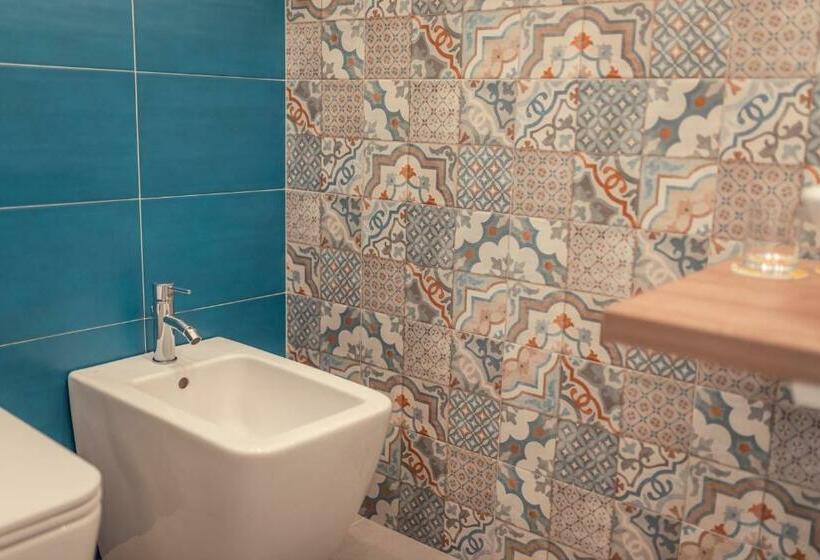 סוויטת ג'וניור עם מרפסת, A Coffa Rooms