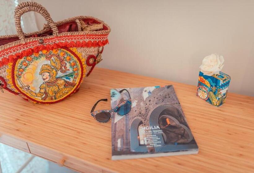 Полулюкс с Балконом, A Coffa Rooms